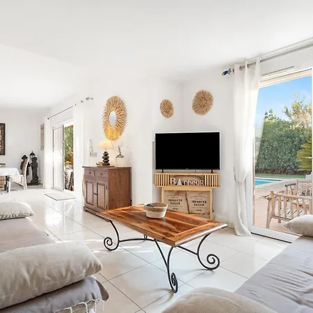 Holiday home Les Citronniers - Piscine 100 M De La Sainte-Maxime