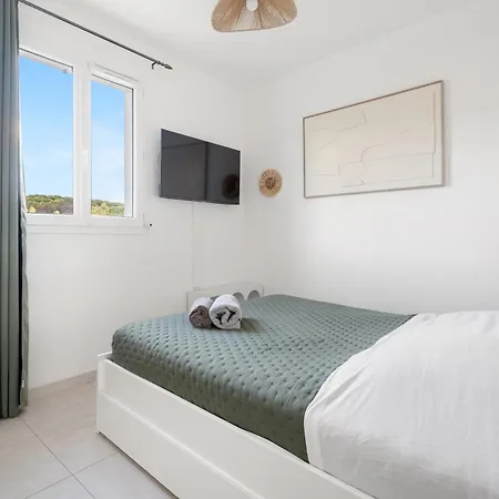 Holiday home Les Citronniers - Piscine 100 M De La Sainte-Maxime