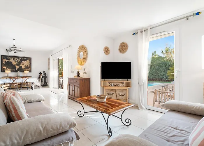 Holiday home Les Citronniers - Piscine 100 M De La Sainte-Maxime