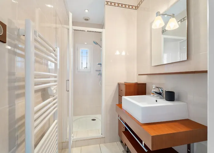 Holiday home Les Citronniers - Piscine 100 M De La Sainte-Maxime