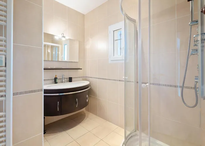 Les Citronniers - Piscine 100 M De La